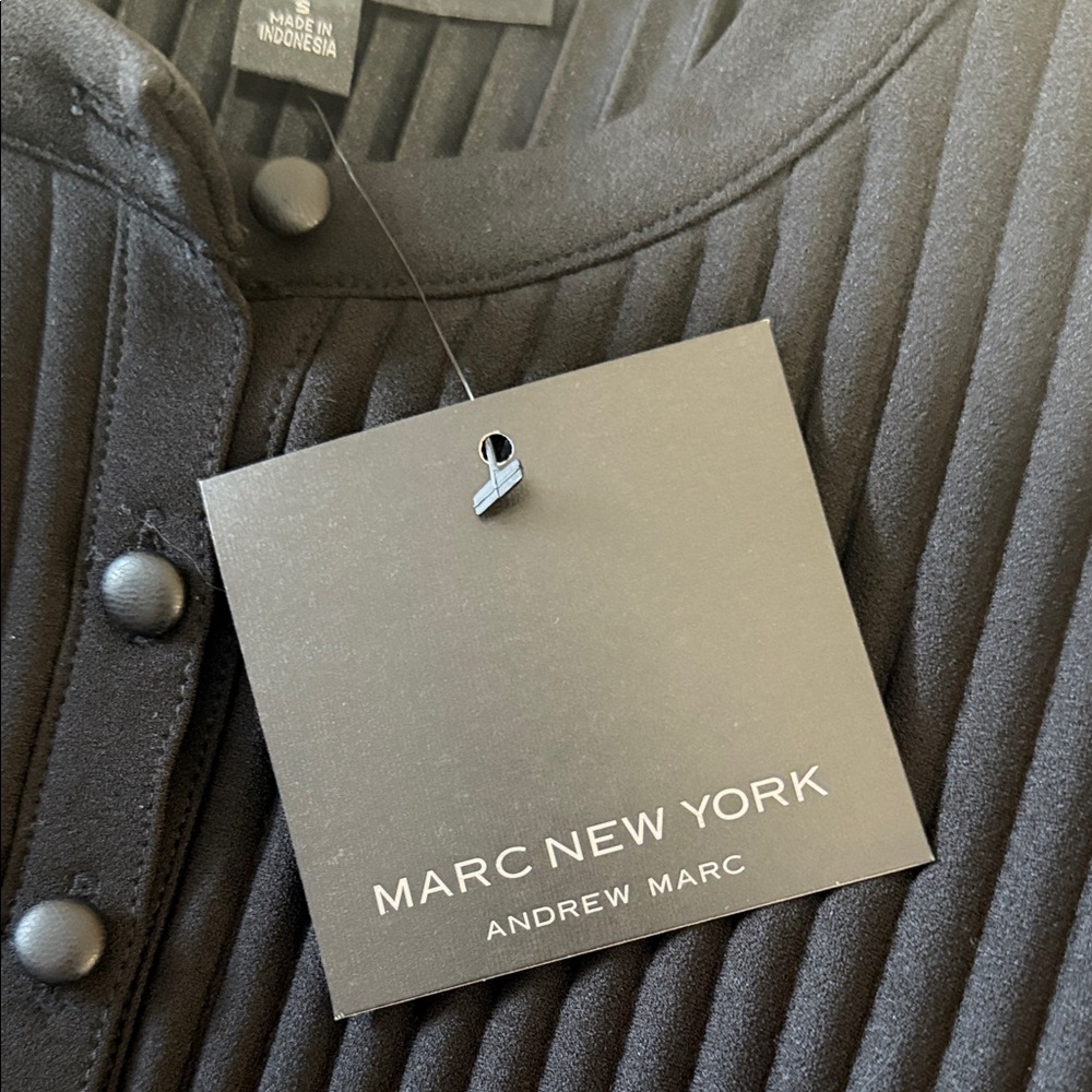 Marc New York Black Textured Puff Faux Leather Short 5-Button Top - Picture 12 of 13